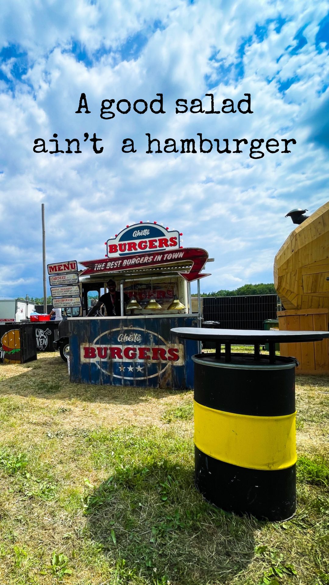 Burger illustratie met salade tekst.